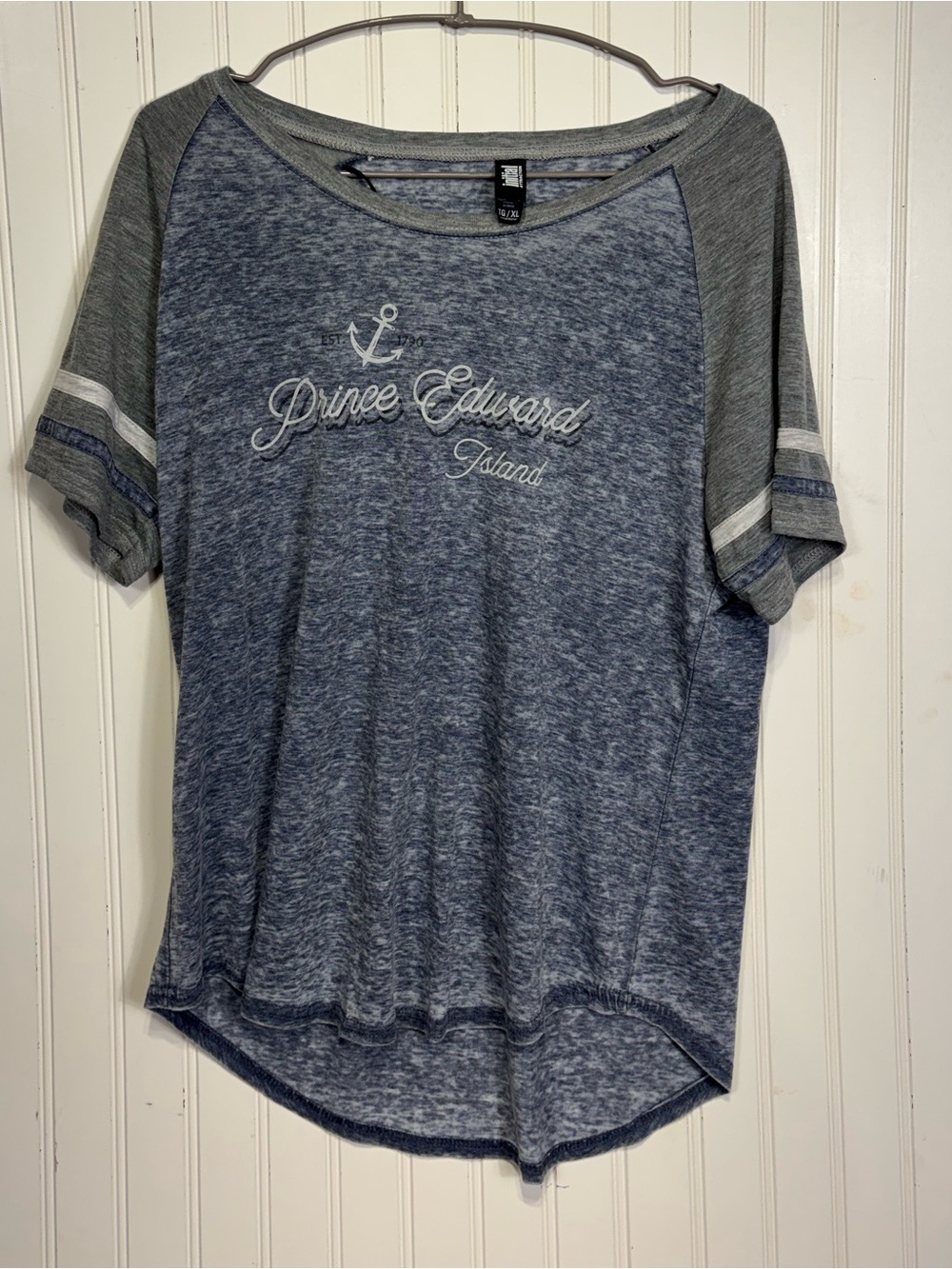 Prince Edward Island Graphic Tee Women’s XL Blue & Gray Raglan Short Sleeve Tour